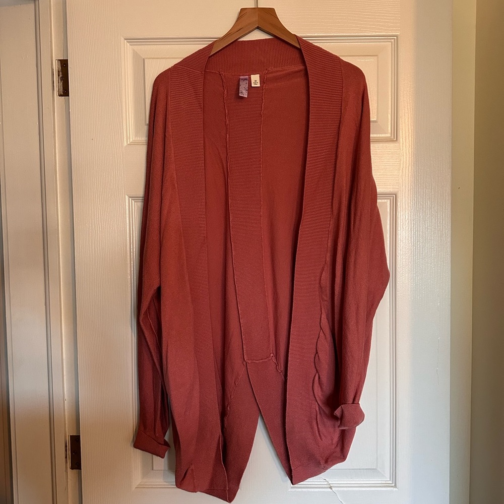 Francesca’s Collection Pink Swoop Back Cardigan Size Medium